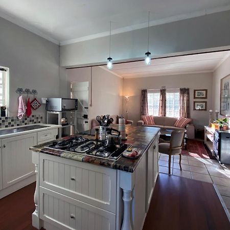 Olive And Vine Farm Cottage 프란쉬후크 외부 사진