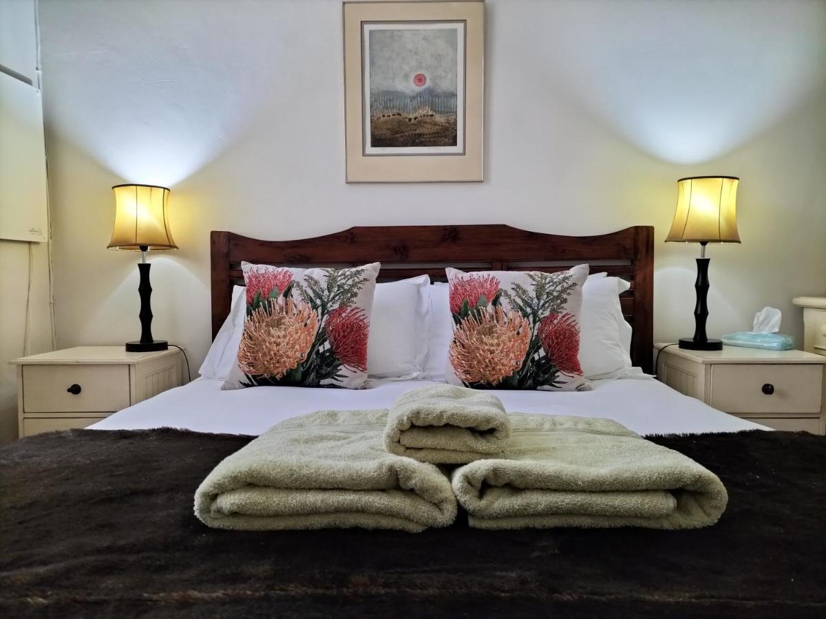 Olive And Vine Farm Cottage 프란쉬후크 외부 사진