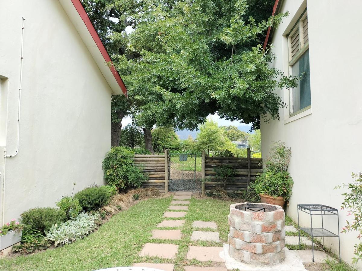 Olive And Vine Farm Cottage 프란쉬후크 외부 사진