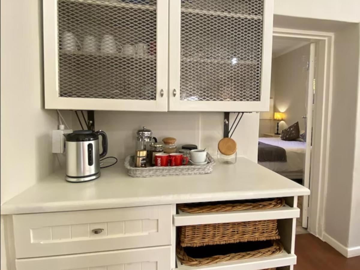 Olive And Vine Farm Cottage 프란쉬후크 객실 사진