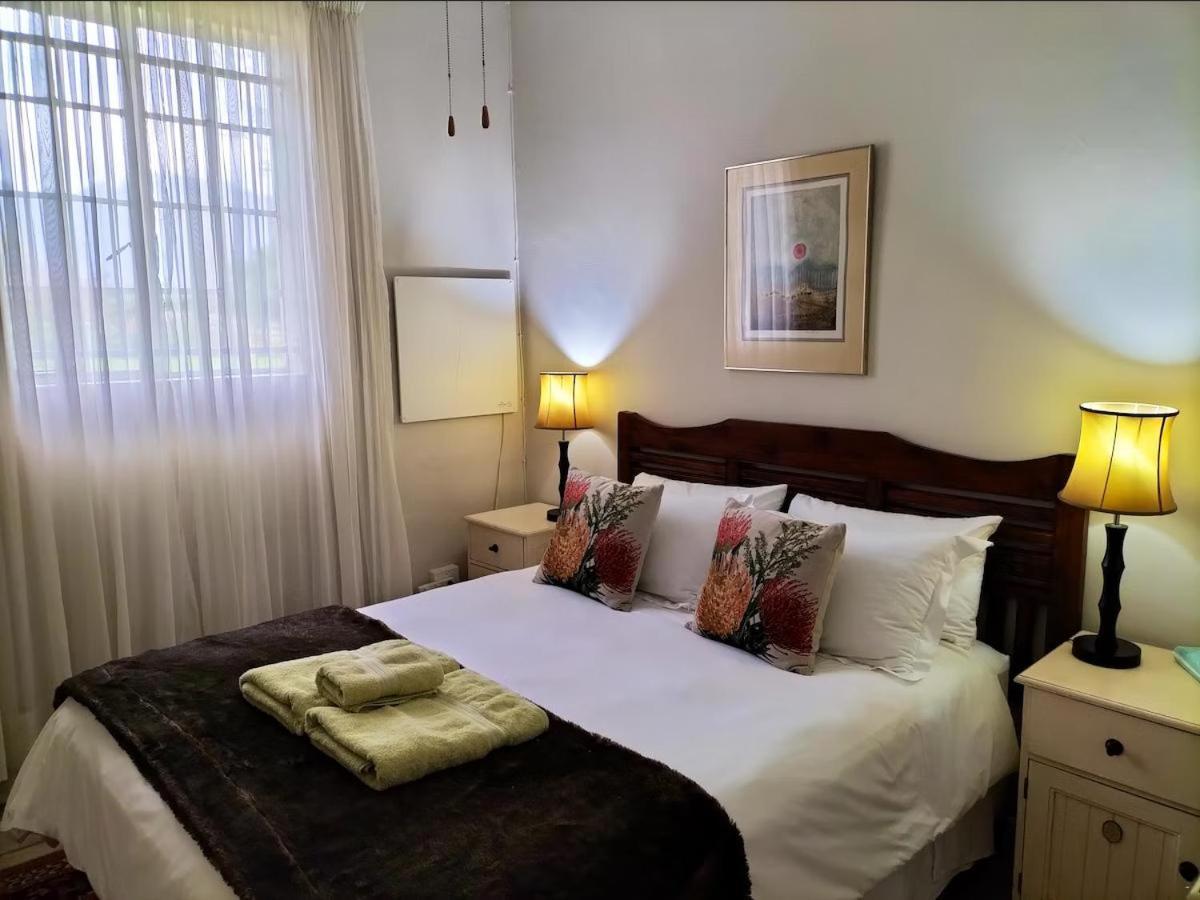 Olive And Vine Farm Cottage 프란쉬후크 객실 사진